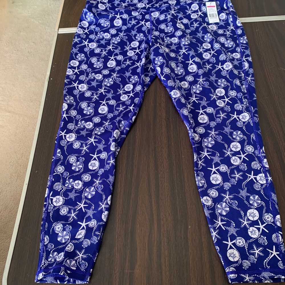Beautiful blue&white tossed shell pattern Athletic leisure  80% poly 14%spandex